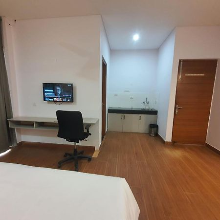 Mallenzo Suites Dlf Phase 1 Gurgaon Extérieur photo