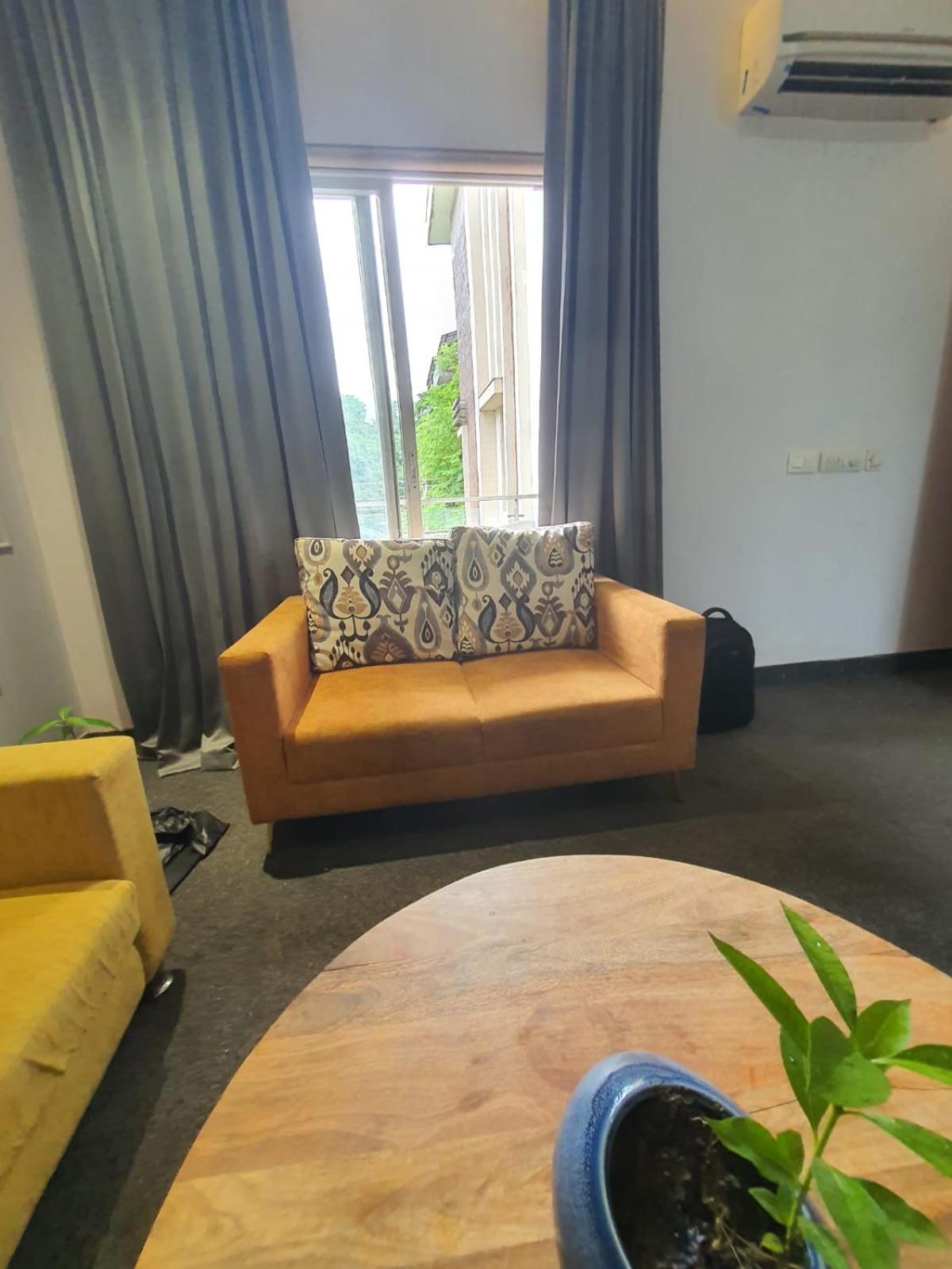 Mallenzo Suites Dlf Phase 1 Gurgaon Extérieur photo