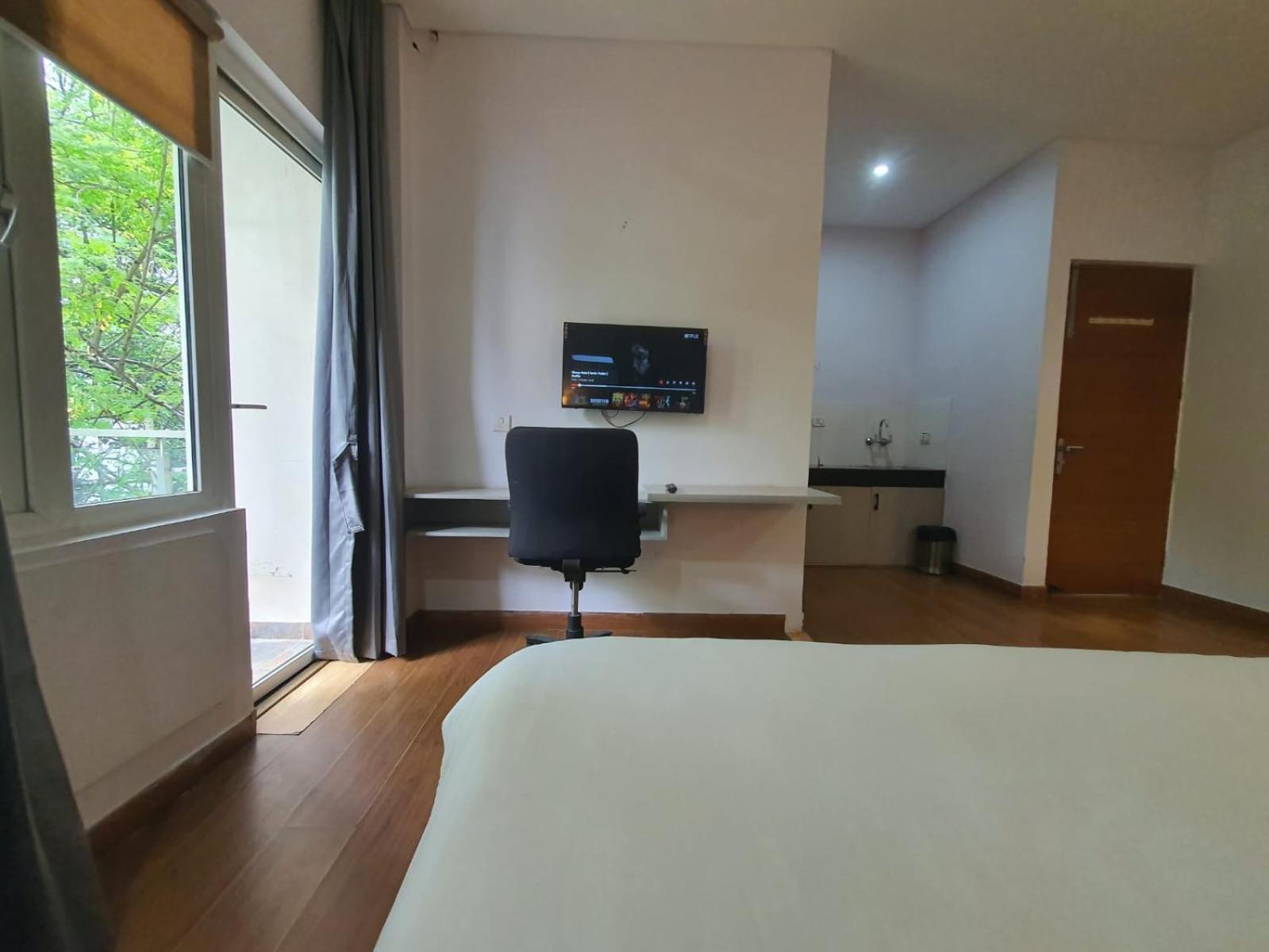 Mallenzo Suites Dlf Phase 1 Gurgaon Extérieur photo