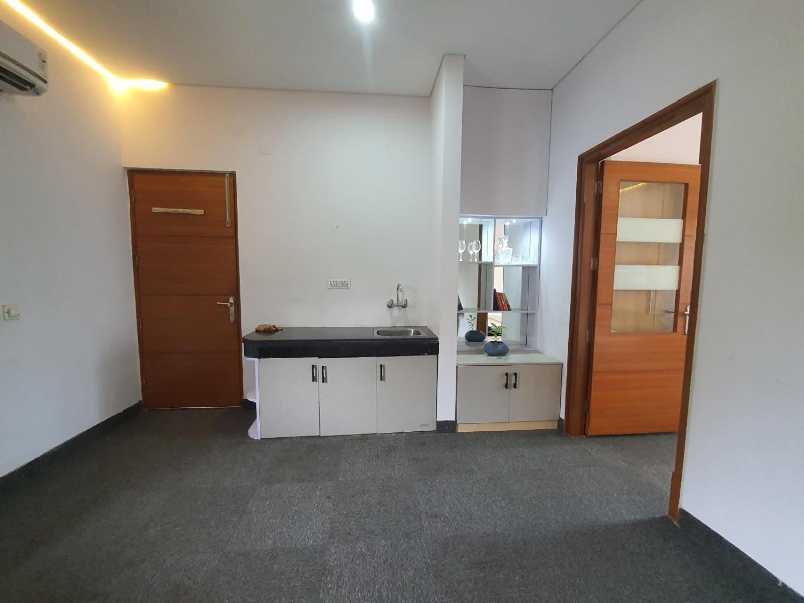 Mallenzo Suites Dlf Phase 1 Gurgaon Extérieur photo